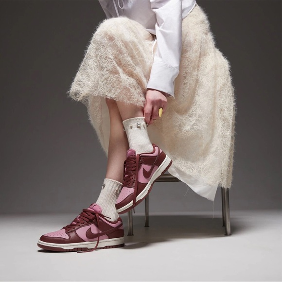 Nike Dunk Low Next Nature - Picture 2 of 9